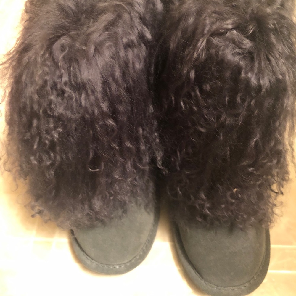 Brand New! Girls grey size 3 BearPaw Boots.